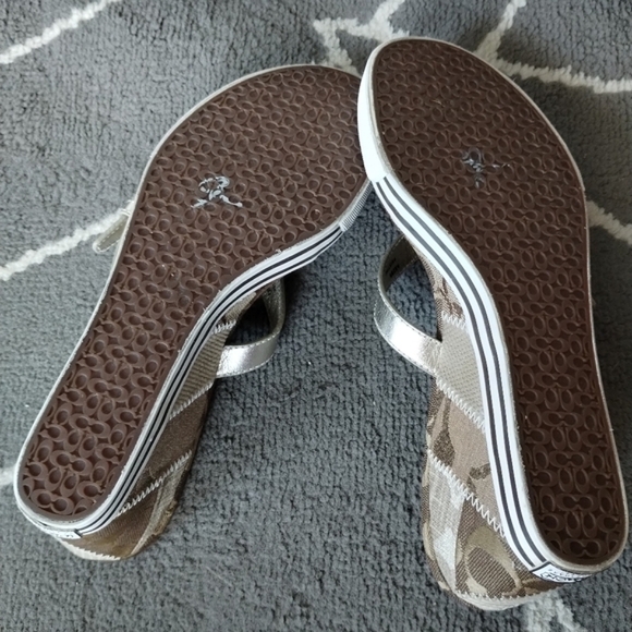 Coach "Pristine" Signature Patchwork Logo Sandals - Picture 13 of 15